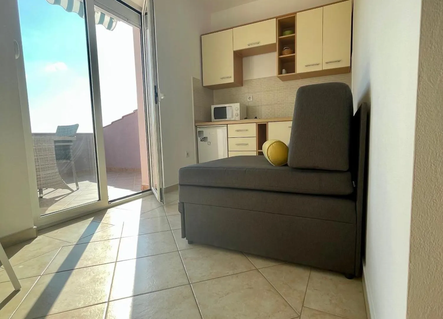 Studio Apartman Maja 브르시